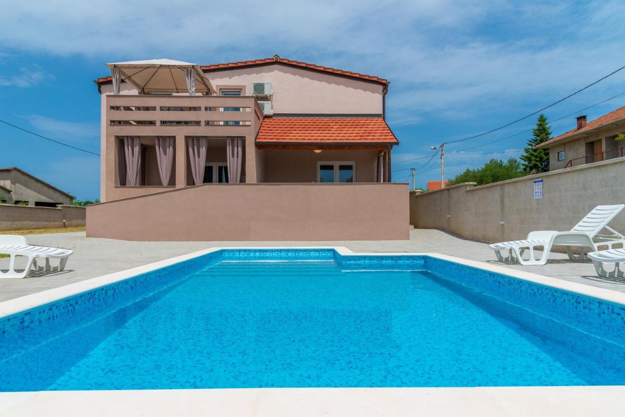 Apartmani Krzak Nin Esterno foto