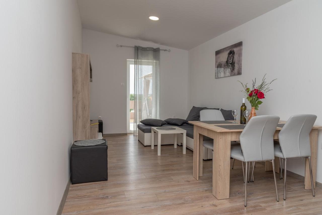 Apartmani Krzak Nin Esterno foto