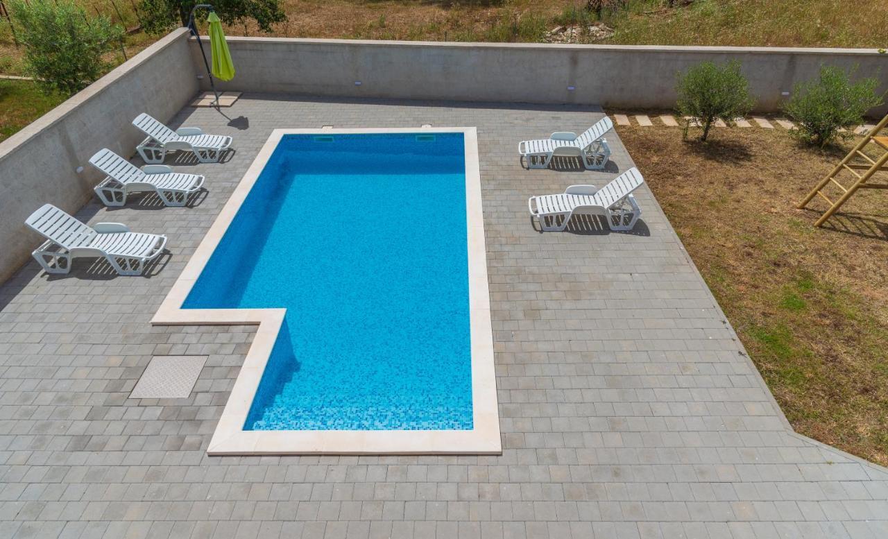 Apartmani Krzak Nin Esterno foto