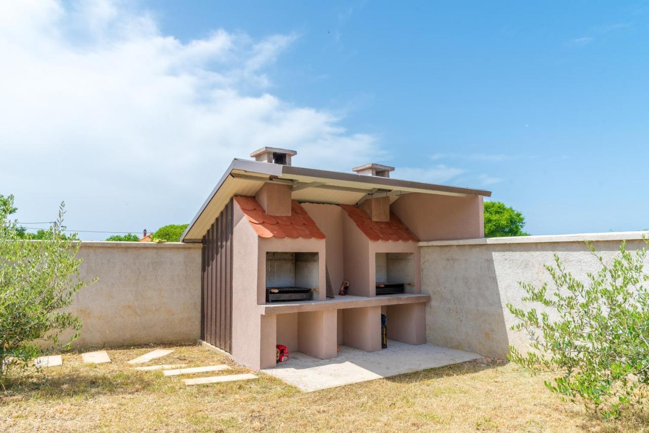 Apartmani Krzak Nin Esterno foto