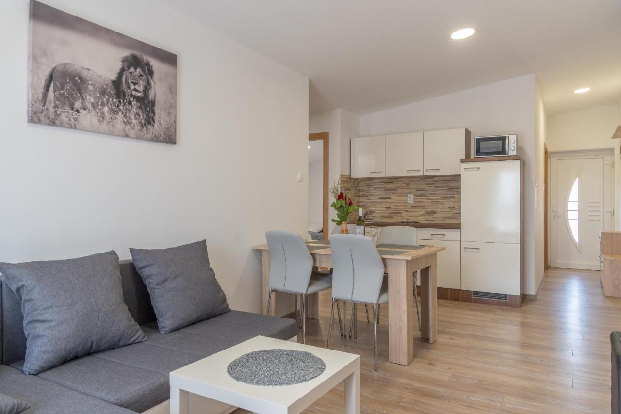 Apartmani Krzak Nin Esterno foto