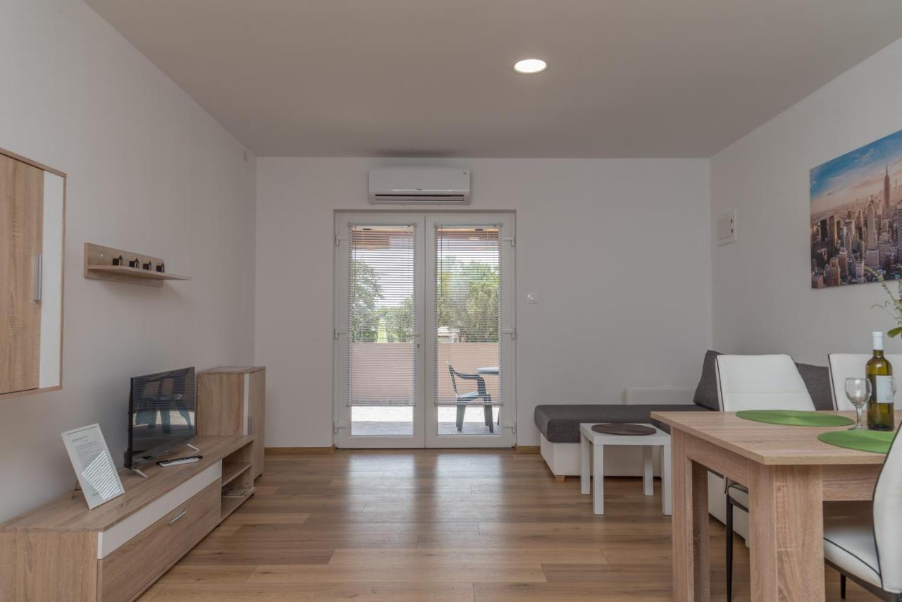 Apartmani Krzak Nin Esterno foto