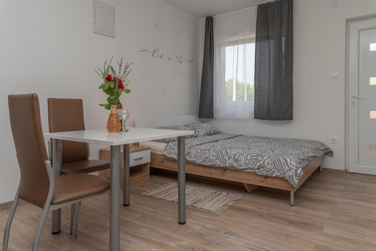 Apartmani Krzak Nin Esterno foto