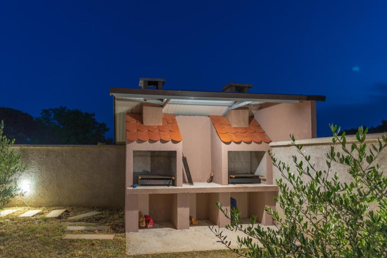 Apartmani Krzak Nin Esterno foto